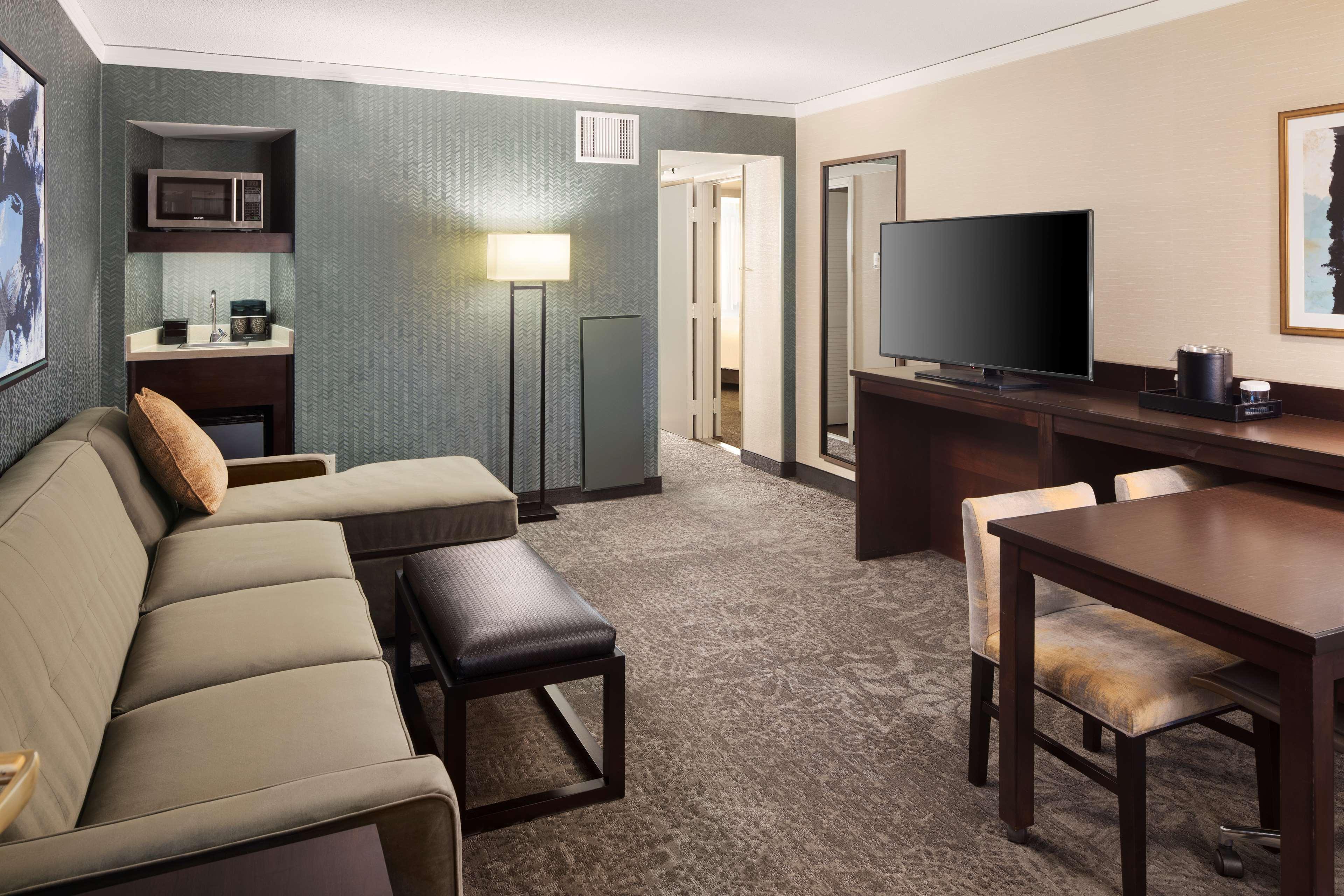 Embassy Suites Tysons Corner Dış mekan fotoğraf