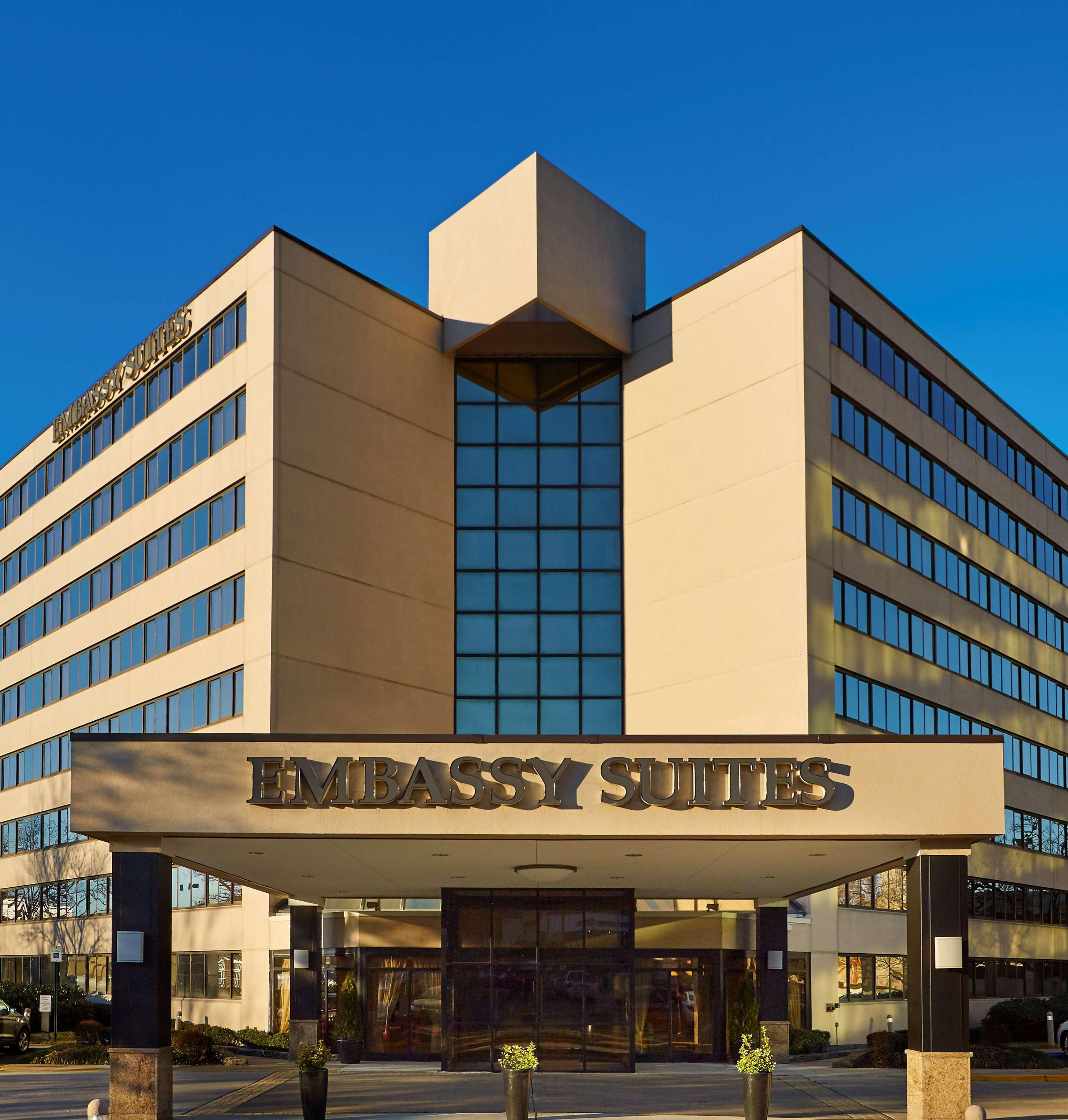 Embassy Suites Tysons Corner Dış mekan fotoğraf