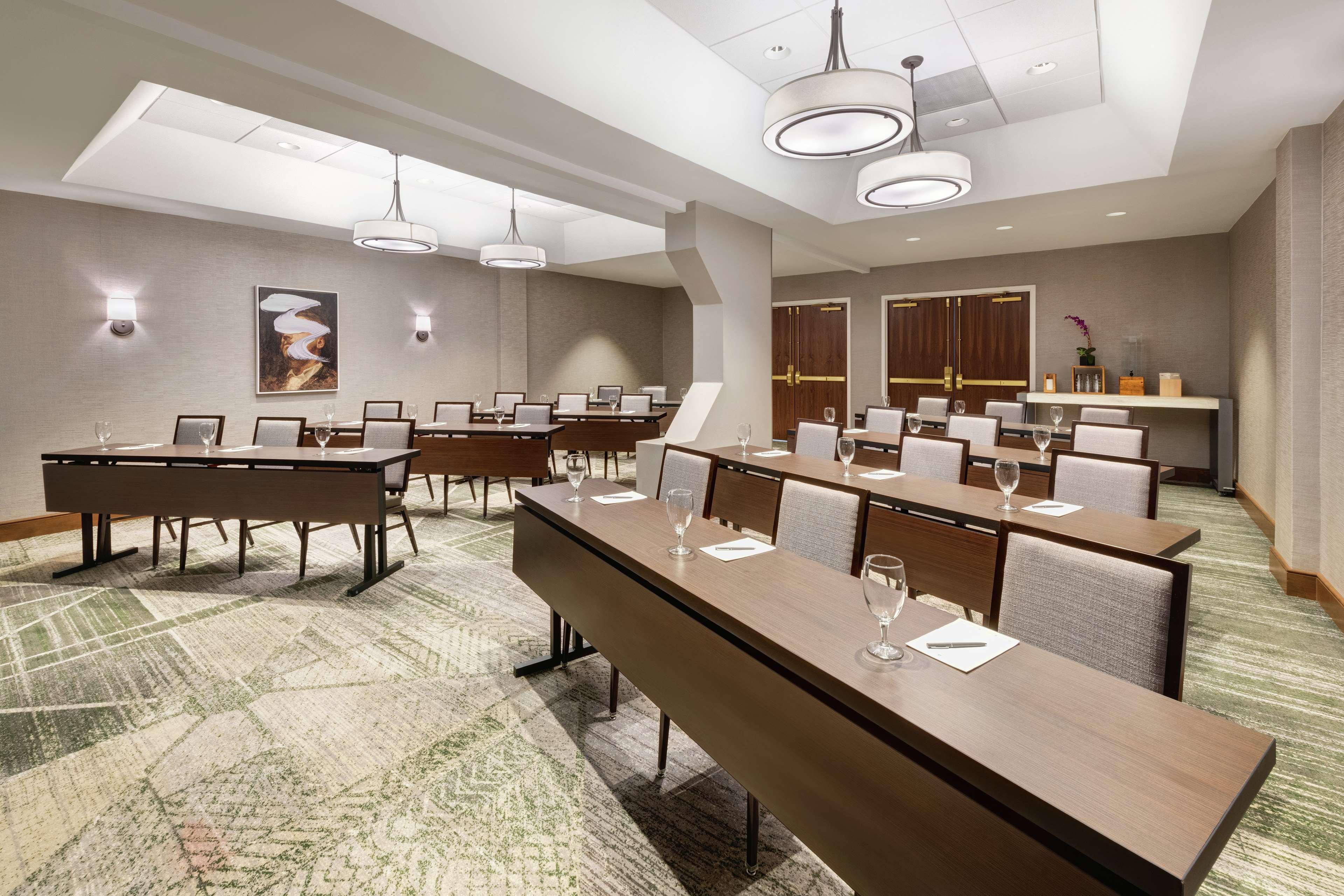 Embassy Suites Tysons Corner Dış mekan fotoğraf