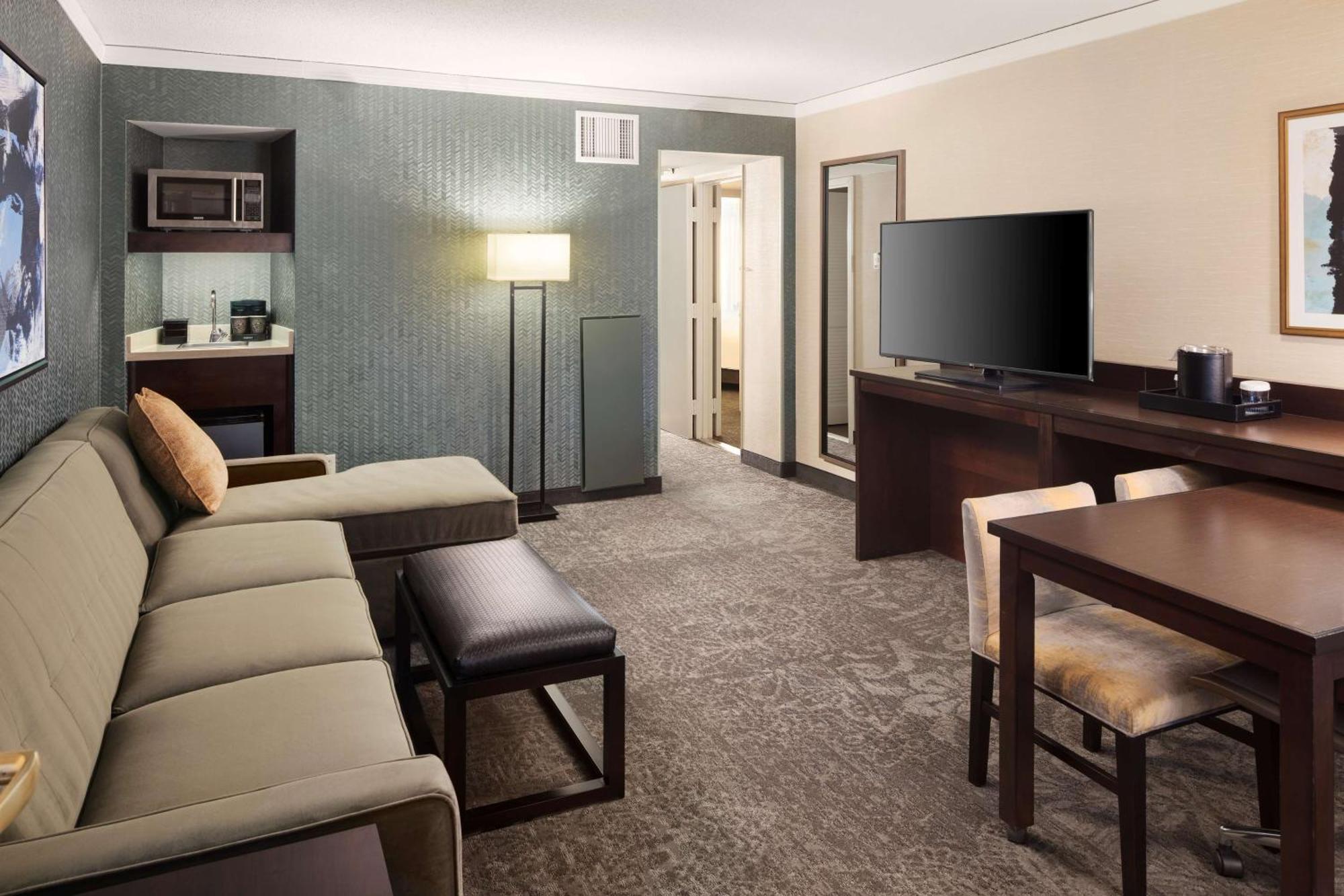 Embassy Suites Tysons Corner Dış mekan fotoğraf