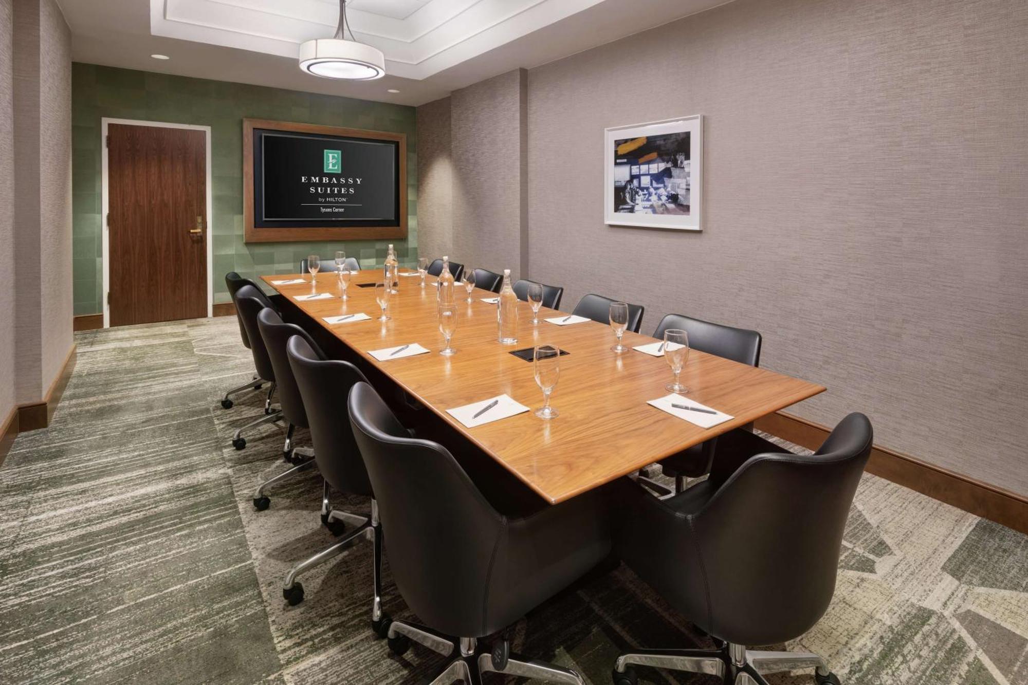 Embassy Suites Tysons Corner Dış mekan fotoğraf