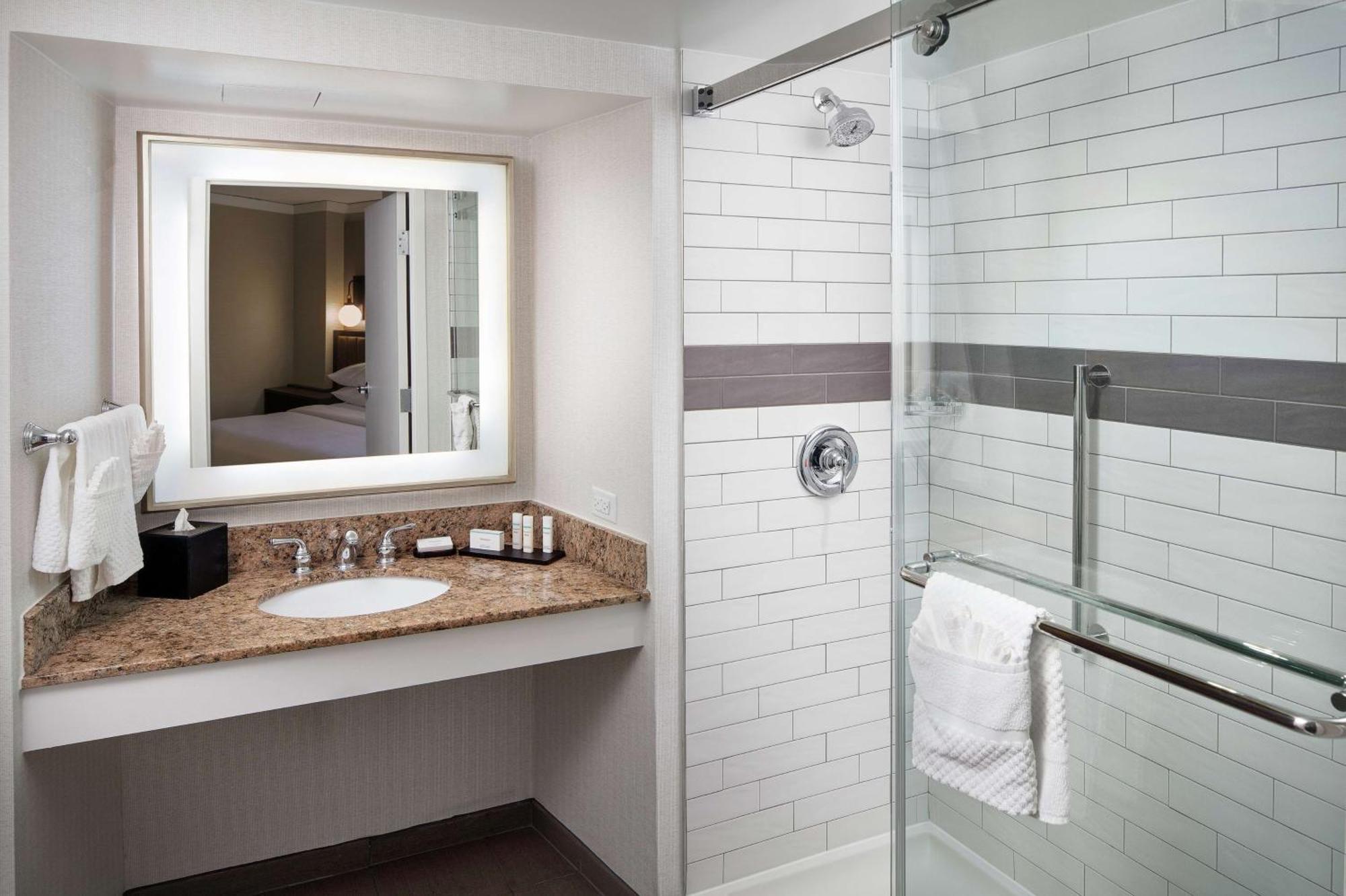 Embassy Suites Tysons Corner Dış mekan fotoğraf