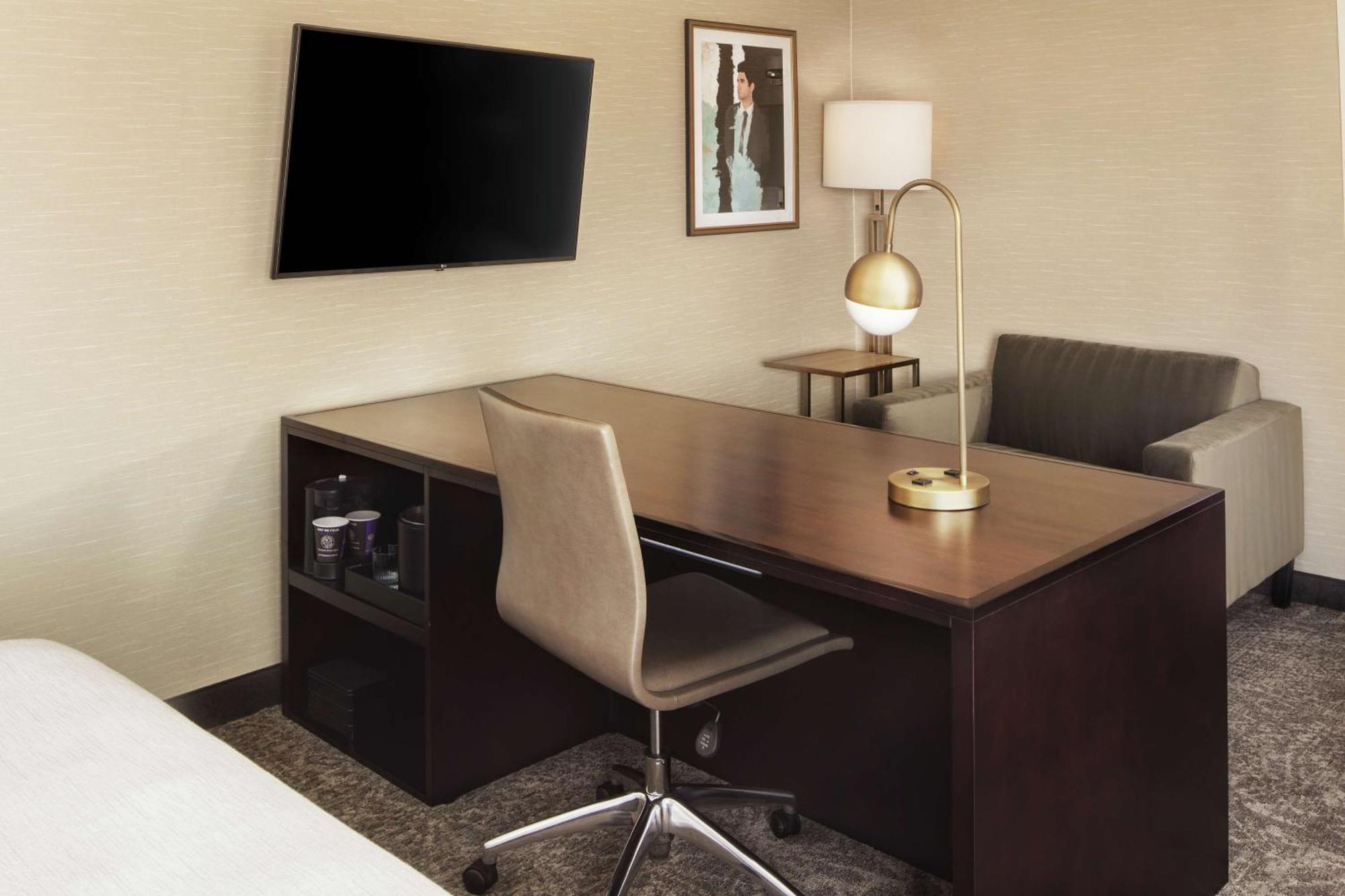 Embassy Suites Tysons Corner Dış mekan fotoğraf