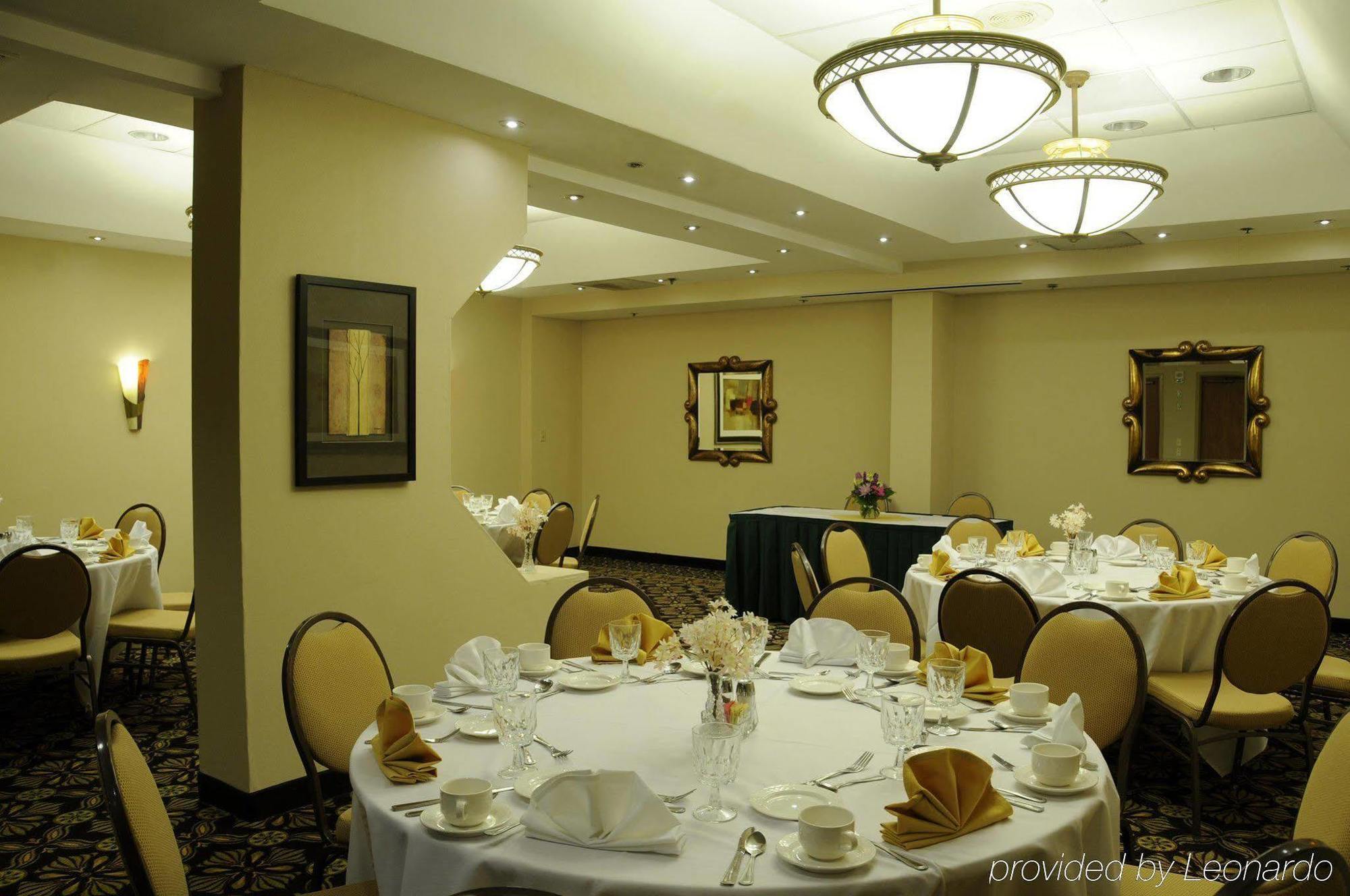 Embassy Suites Tysons Corner Restoran fotoğraf