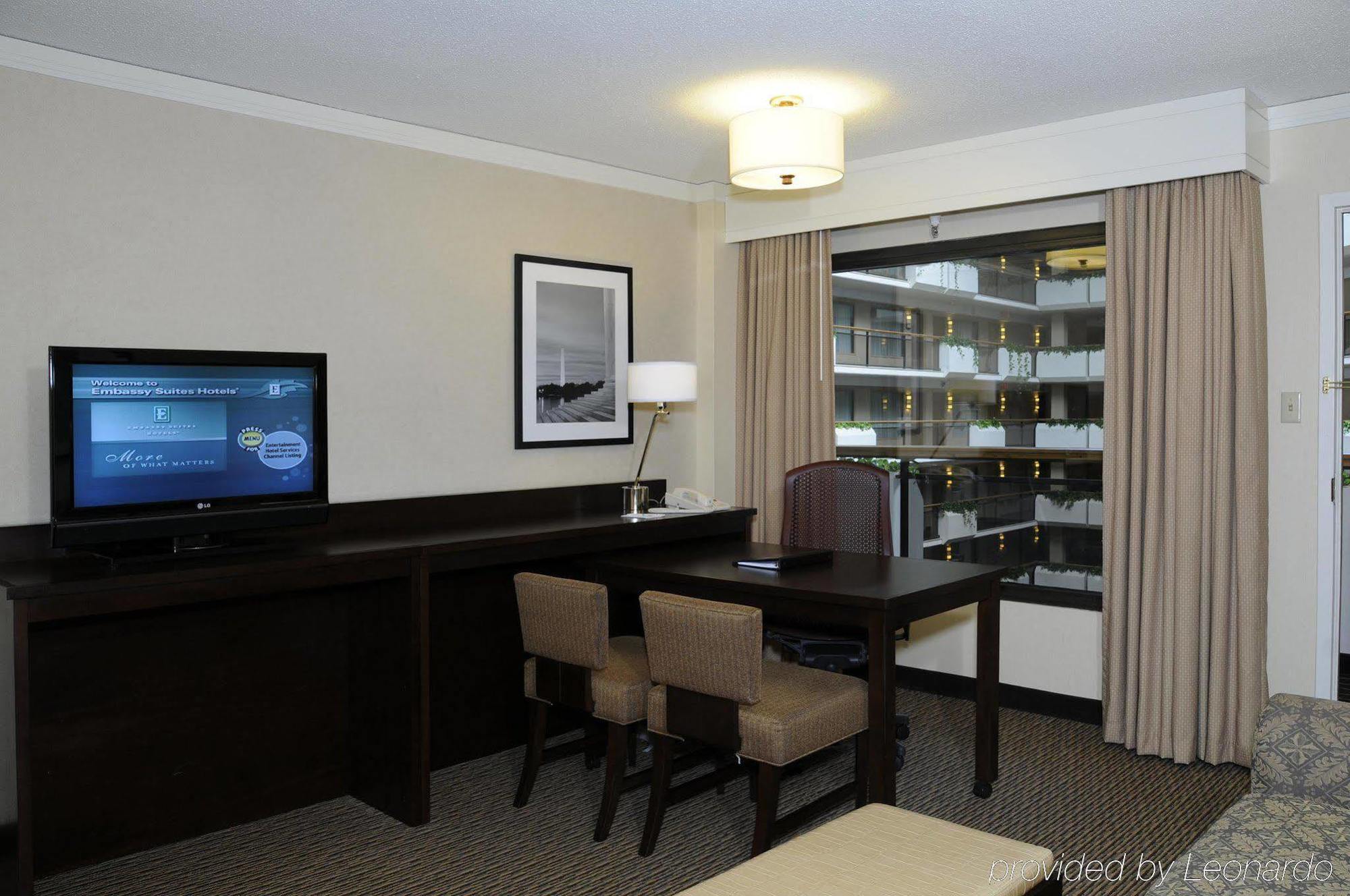 Embassy Suites Tysons Corner Oda fotoğraf
