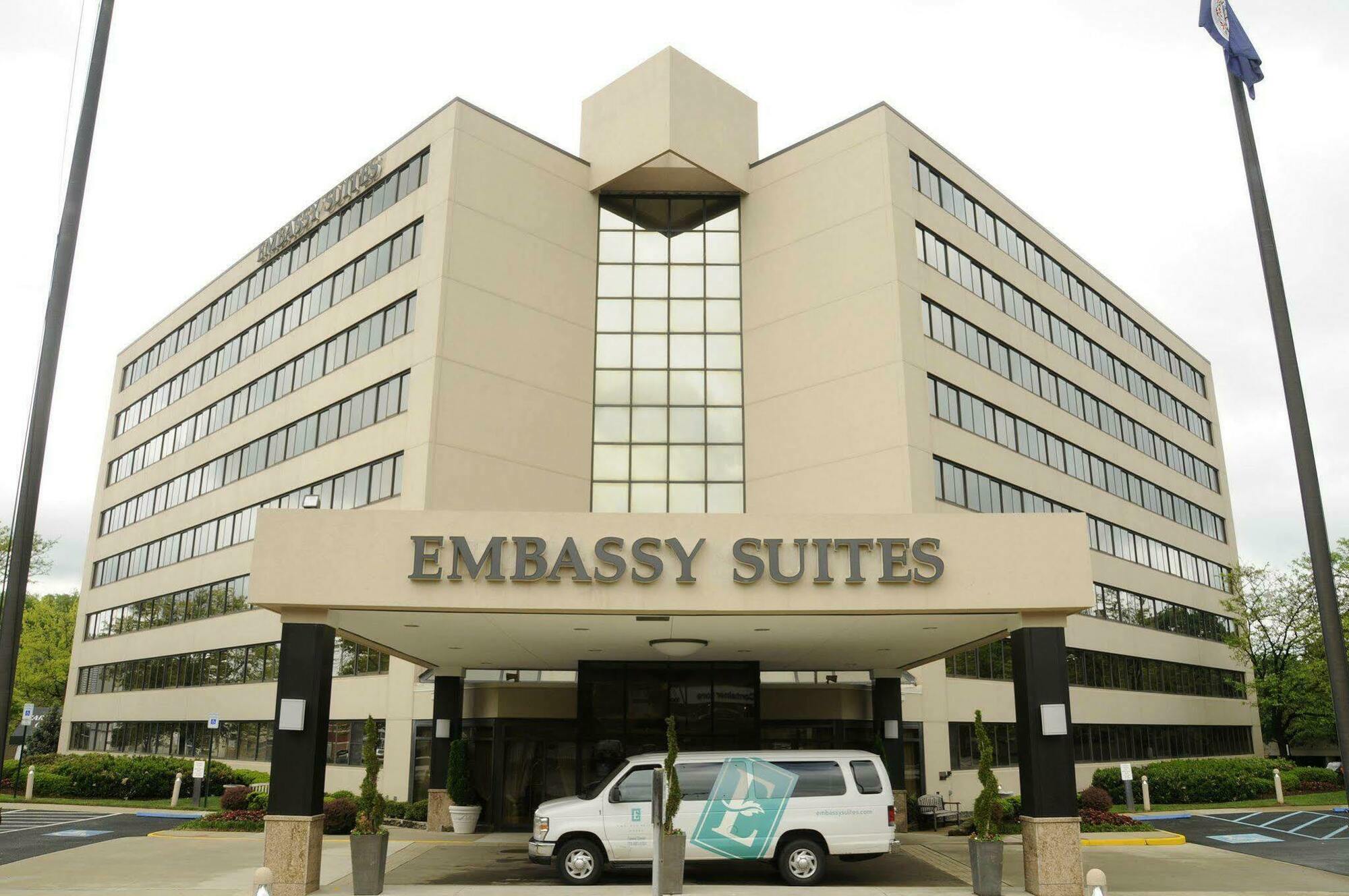 Embassy Suites Tysons Corner Dış mekan fotoğraf